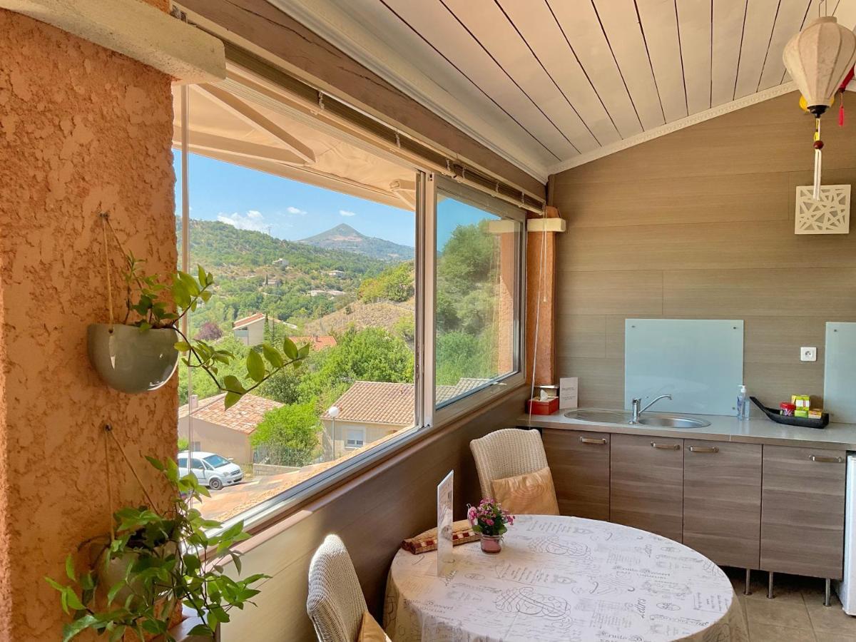 Chambres D'Hotes Les Noisetiers 디뉴레뱅 외부 사진