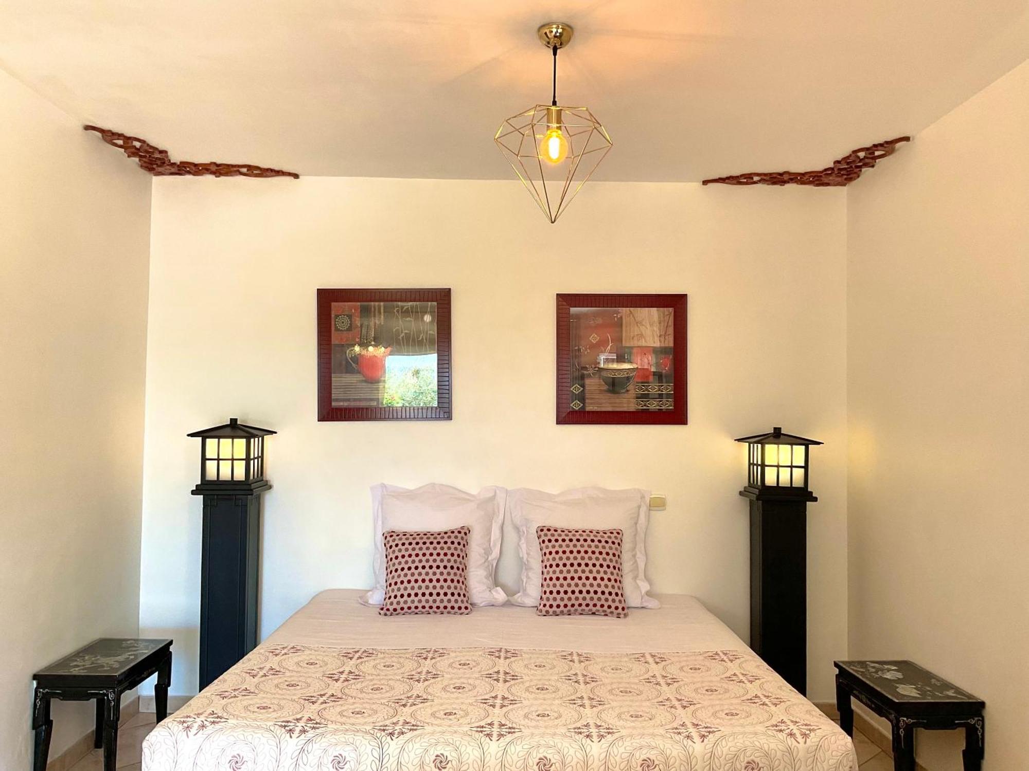 Chambres D'Hotes Les Noisetiers 디뉴레뱅 외부 사진