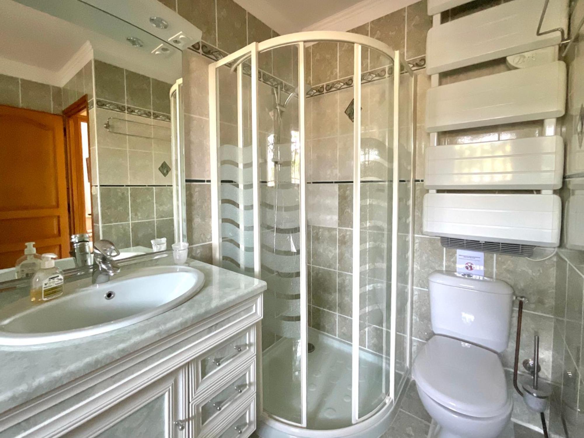 Chambres D'Hotes Les Noisetiers 디뉴레뱅 외부 사진